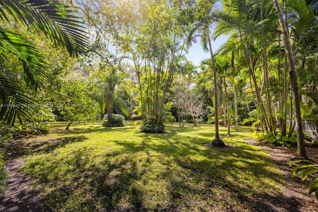 4 of 11 - 5100 Pine Drive, Miami, FL