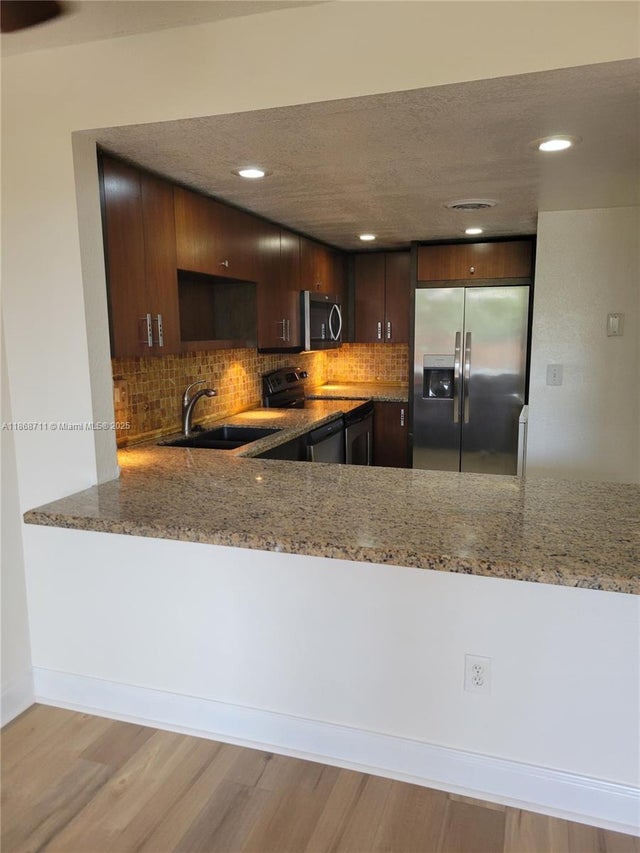 2 of 15 - 10000 Nw 80th Ct 2533, Hialeah Gardens, FL