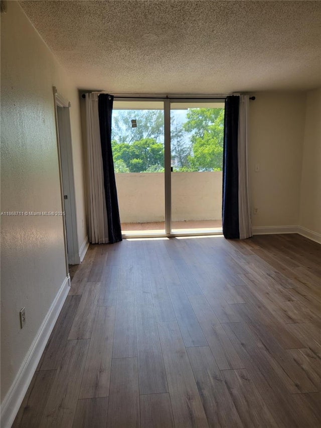 4 of 15 - 10000 Nw 80th Ct 2533, Hialeah Gardens, FL