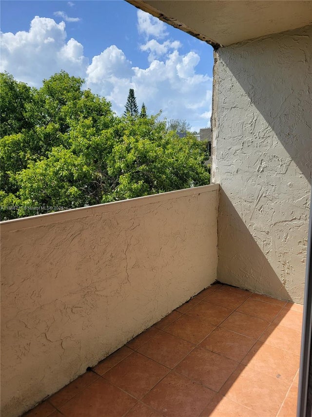 5 of 15 - 10000 Nw 80th Ct 2533, Hialeah Gardens, FL