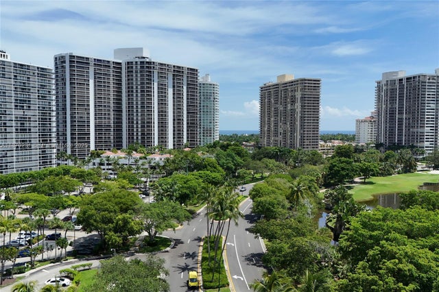 4 of 76 - 3675 N Country Club Dr 204, Aventura, FL