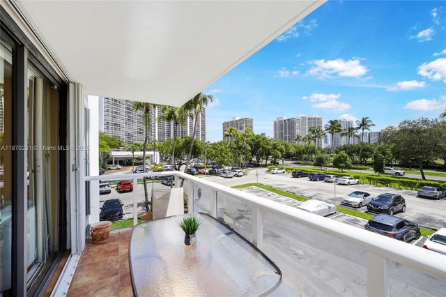 5 of 76 - 3675 N Country Club Dr 204, Aventura, FL
