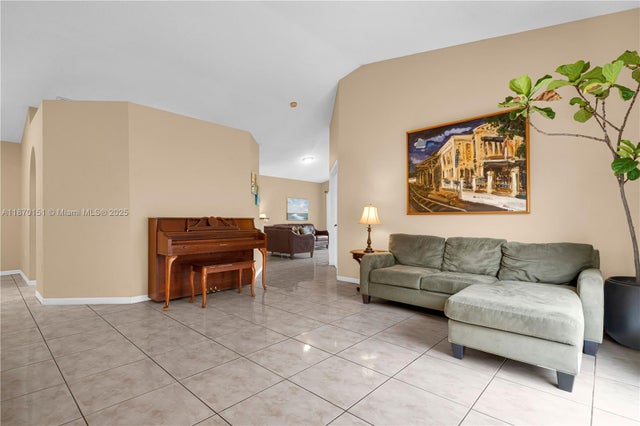 5 of 44 - 14750 Sw 156th Ave, Miami, FL