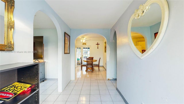 4 of 60 - 18231 Sw 90th Ct, Palmetto Bay, FL