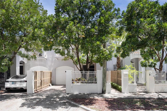1 of 25 - 3109 Hibiscus St 3109, Coconut Grove, FL