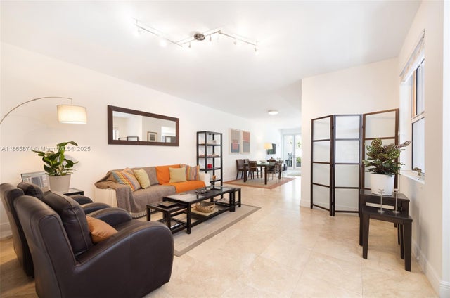 4 of 25 - 3109 Hibiscus St 3109, Coconut Grove, FL