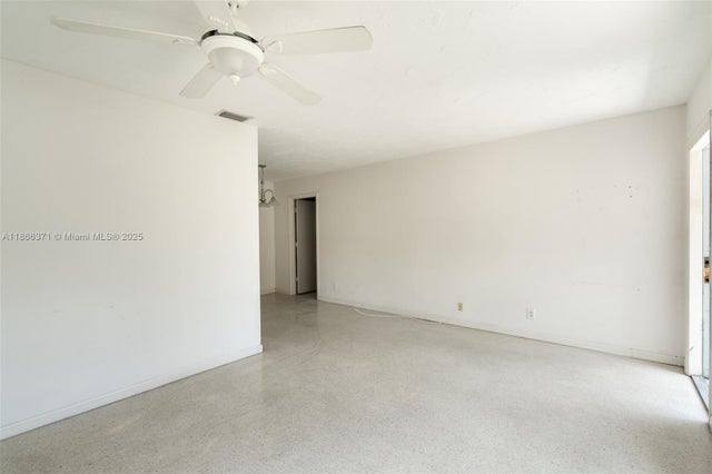 4 of 26 - 4915 Ne 22nd Ave, Lighthouse Point, FL