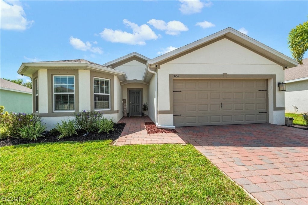 8864 Cascade Price Cir, NORTH FORT MYERS