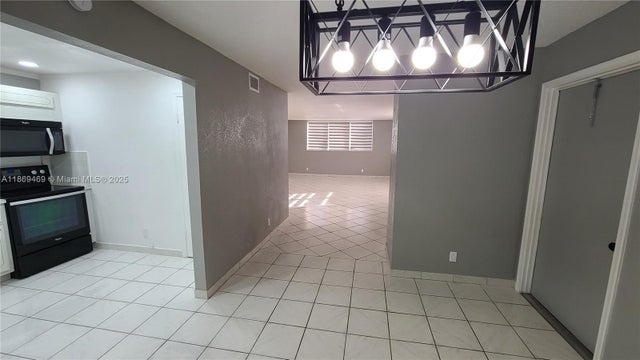 5 of 23 - 1811 Jefferson St 601, Hollywood, FL