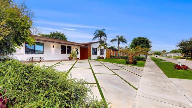 3 of 32 - 15230 Sw 109th Ave, Miami, FL