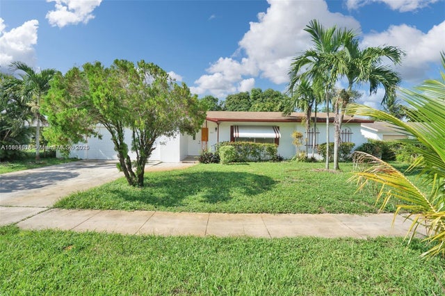 1 of 21 - 4411 Nw 14th St, Lauderhill, FL