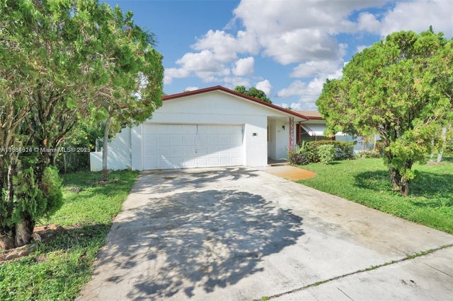 2 of 21 - 4411 Nw 14th St, Lauderhill, FL