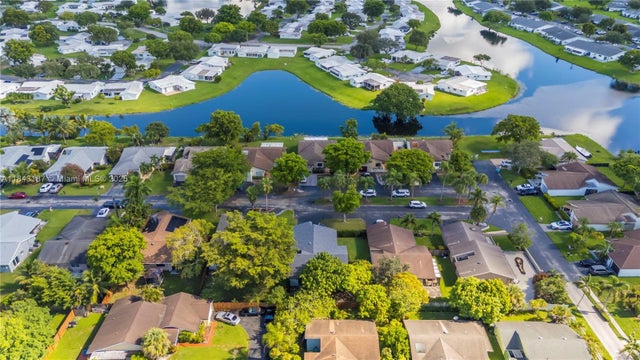 4 of 35 - 8932 Nw 9th Pl, Plantation, FL