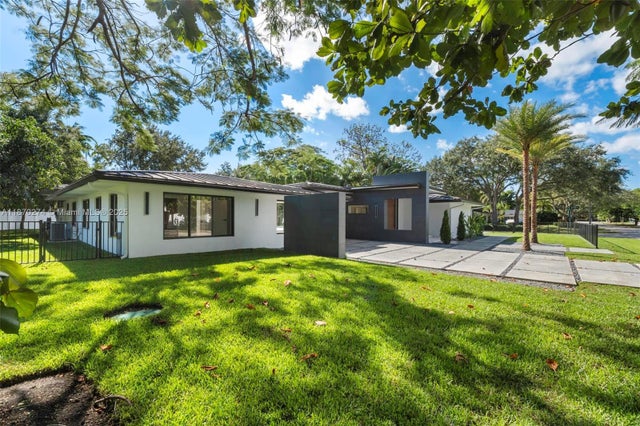 2 of 41 - 7530 Sw 134th St, Pinecrest, FL