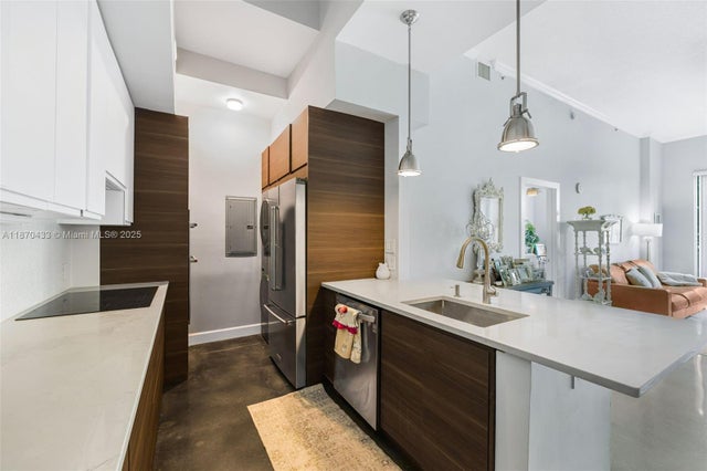 3 of 16 - 2000 N Bayshore Dr 114, Miami, FL
