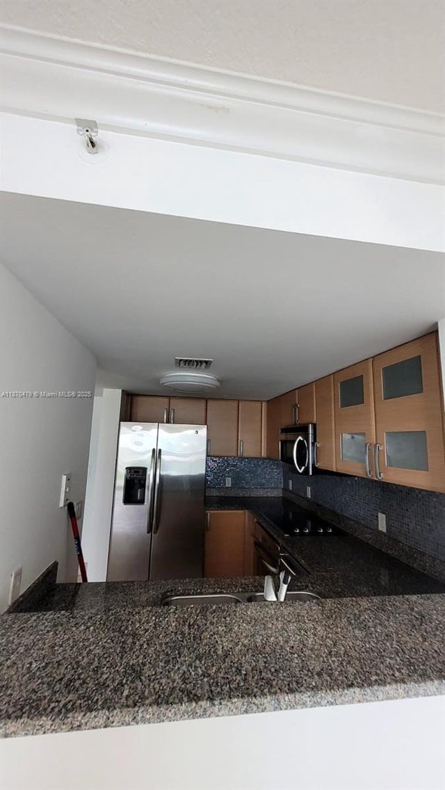 2 of 8 - 2101 Brickell Ave 1109, Miami, FL