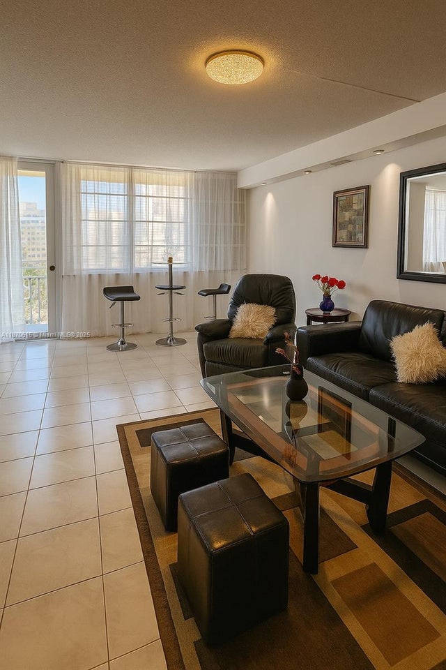 2 of 28 - 251 174th St 515, Sunny Isles Beach, FL