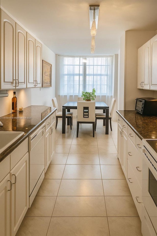 3 of 28 - 251 174th St 515, Sunny Isles Beach, FL