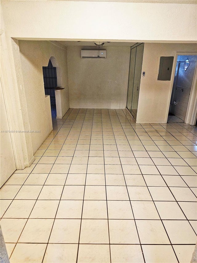 2 of 6 - 109 Nw 28th Ter, Fort Lauderdale, FL