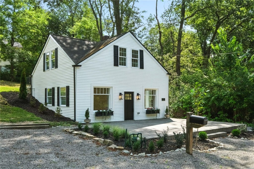 4978 Pioneer Road, Hampton