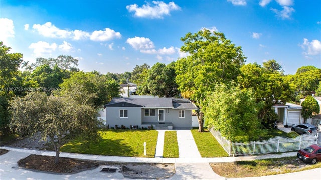 3 of 25 - 910 Nw 133rd St, North Miami, FL