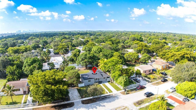 4 of 25 - 910 Nw 133rd St, North Miami, FL