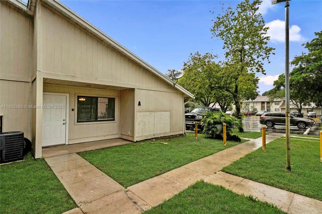 2 of 17 - 5320 Elmhurst Rd A, West Palm Beach, FL
