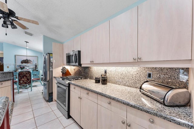 4 of 43 - 800 Clearbrook Park Cir, Delray Beach, FL