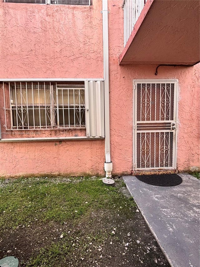 2 of 10 - 19781 Sw 114th Ave 143, Miami, FL