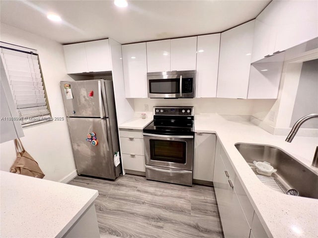 1 of 12 - 19715 Sw 114th Ave 156, Miami, FL