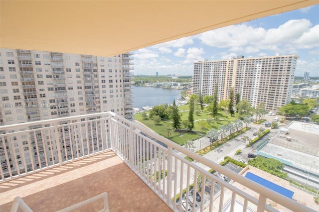 4 of 43 - 251 174th St 1605, Sunny Isles Beach, FL