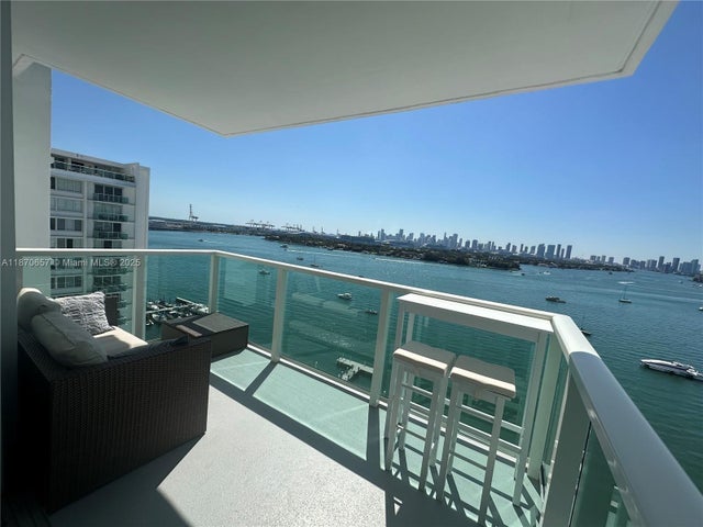 4 of 54 - 1000 West Ave 1514, Miami Beach, FL