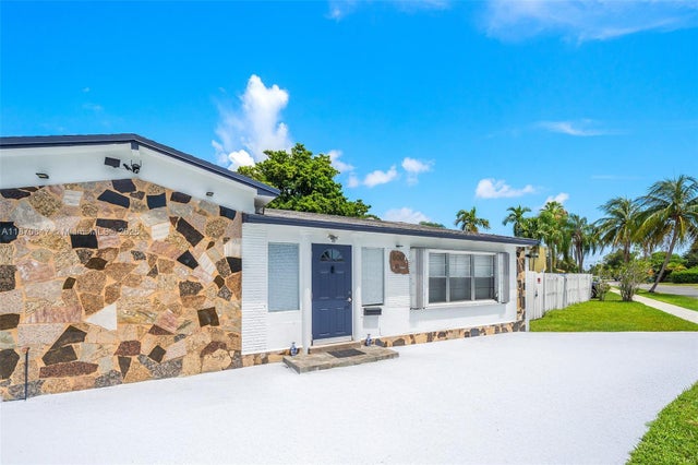 3 of 31 - 600 Sw 10th St, Hallandale Beach, FL