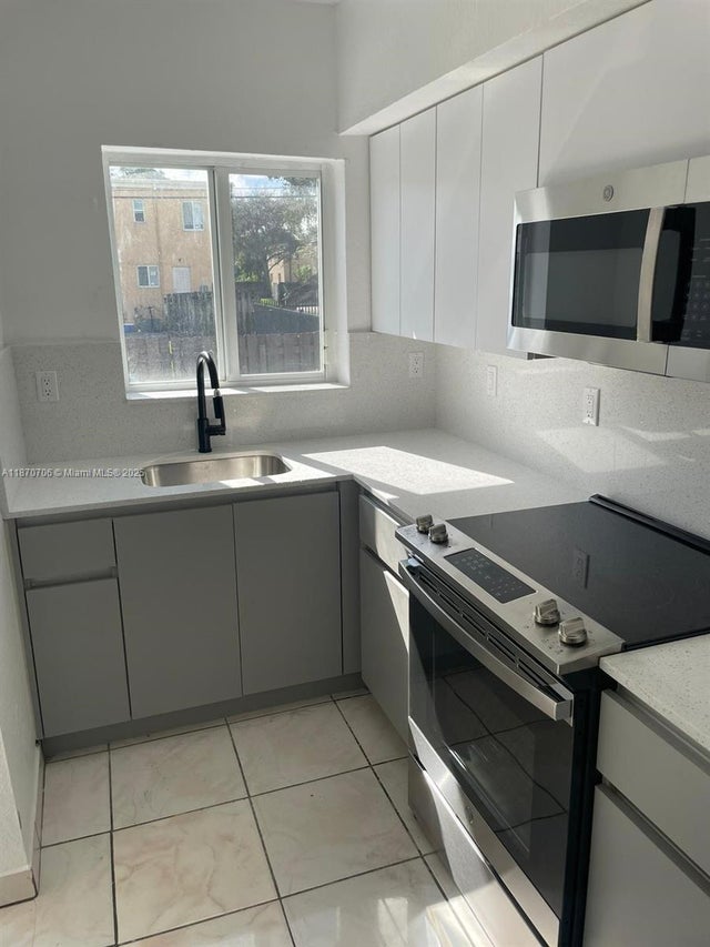 5 of 17 - 406 Nw 84th Ter 406, Miami, FL