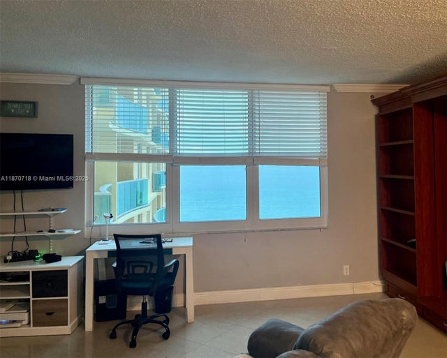 4 of 13 - 2501 S Ocean Dr 719, Hollywood, FL