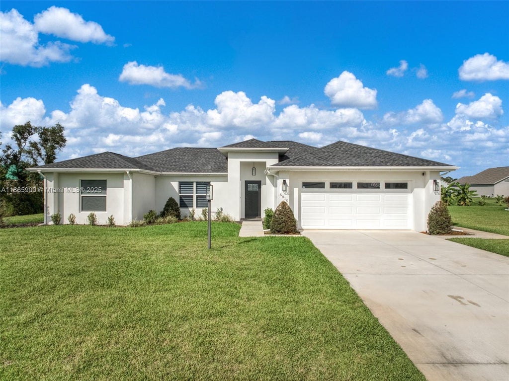 5810 Columbus Blvd, Sebring
