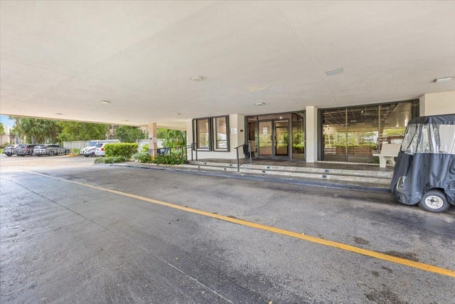 2 of 26 - 900 Ne 195th Street 607, Miami, FL