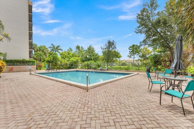 3 of 26 - 900 Ne 195th Street 607, Miami, FL