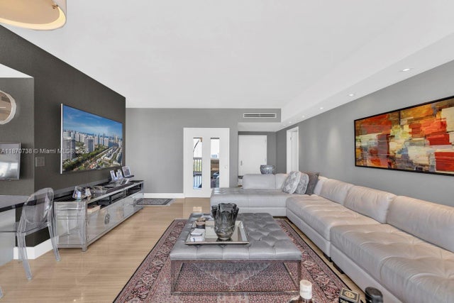 4 of 40 - 2000 Island Blvd 1405, Aventura, FL