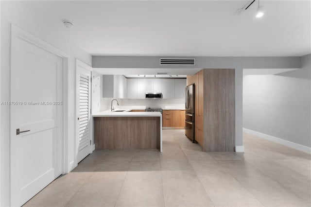 1 of 31 - 55 Ocean Lane Dr 1031, Key Biscayne, FL