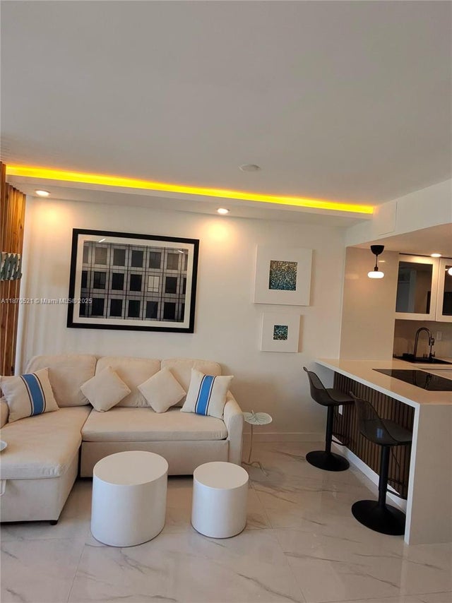 5 of 16 - 2899 Collins Ave 1634, Miami Beach, FL