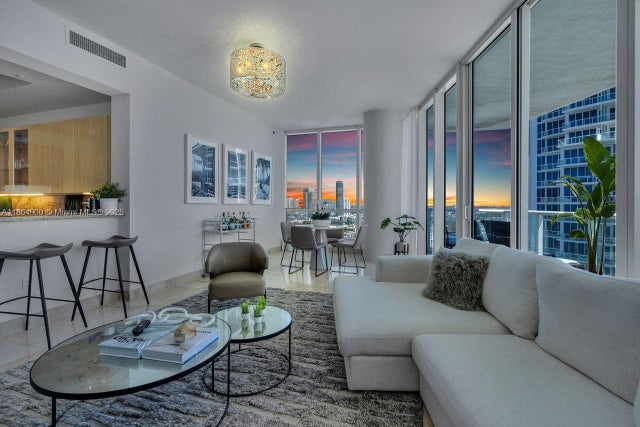 3 of 30 - 100 S Pointe Dr 2208, Miami Beach, FL