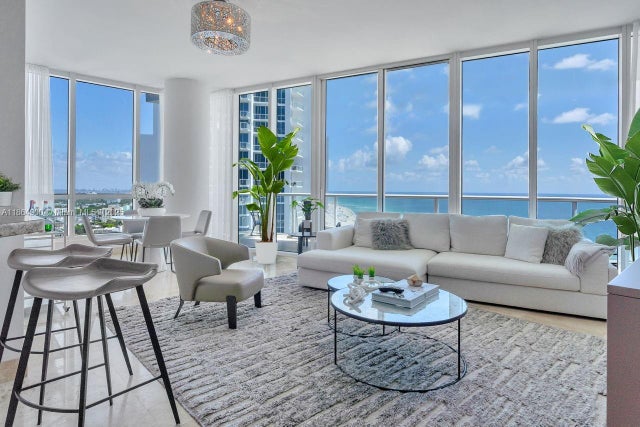 5 of 30 - 100 S Pointe Dr 2208, Miami Beach, FL