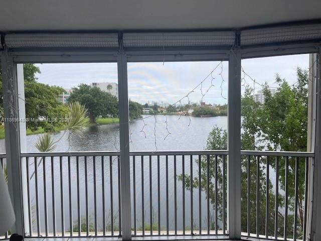 2 of 10 - 1670 Ne 191st St 213-3, Miami, FL