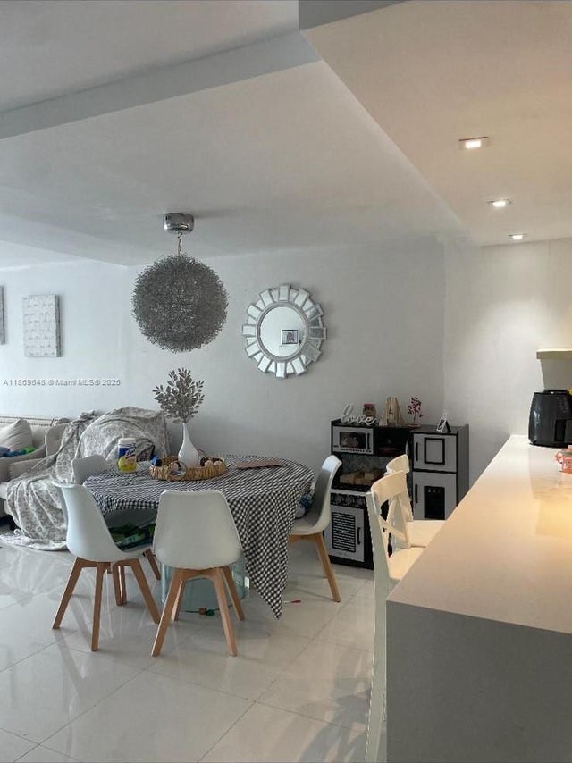 5 of 10 - 1670 Ne 191st St 213-3, Miami, FL
