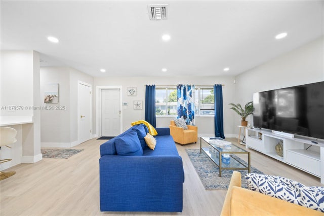 5 of 36 - 1612 Nw 10th Ave, Fort Lauderdale, FL