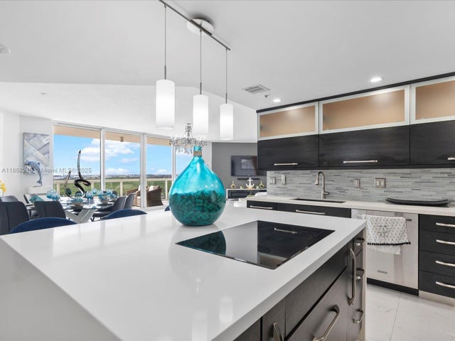 3 of 37 - 6001 N Ocean Dr 1203, Hollywood, FL