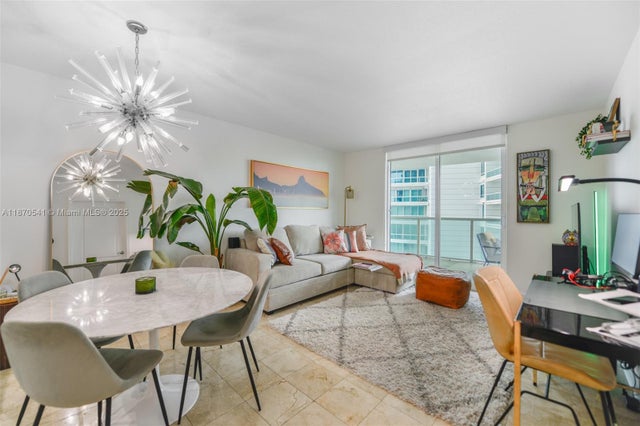 4 of 43 - 2101 Brickell Ave 2009, Miami, FL