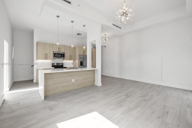 3 of 34 - 4369 Nw 9th St, Plantation, FL