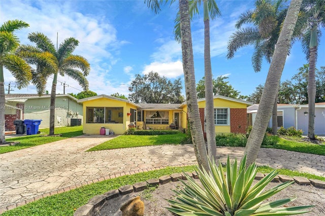 1 of 32 - 2241 N 66th Ave, Hollywood, FL